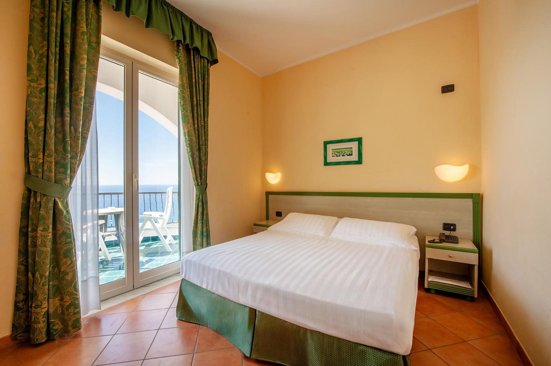 Best Western Hotel La Conchiglia Trogir Exterior foto