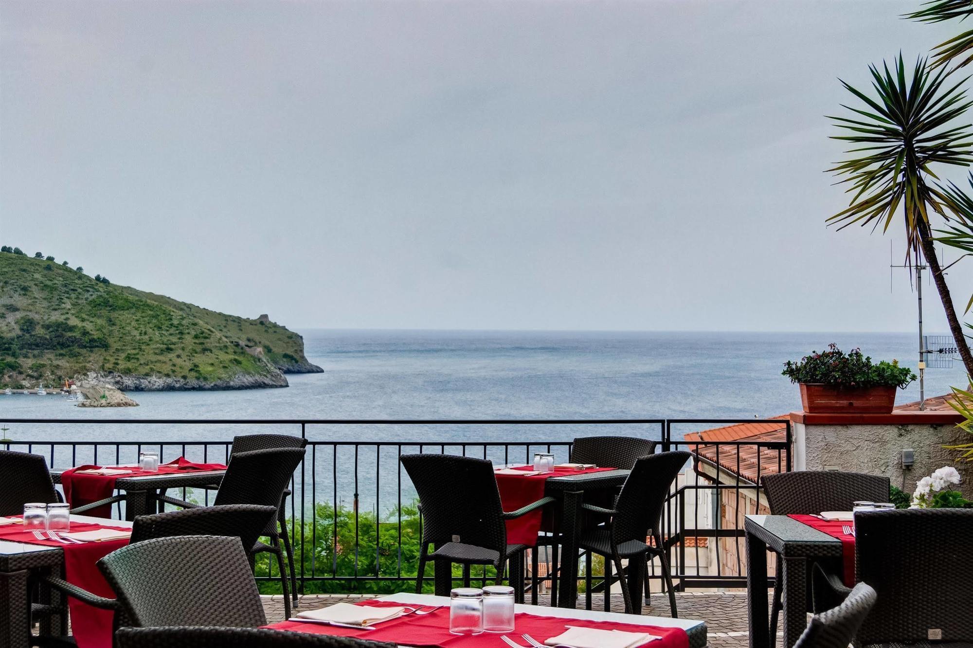Best Western Hotel La Conchiglia Trogir Exterior foto