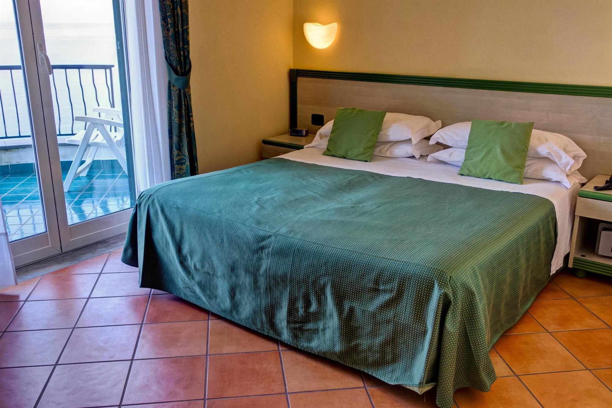 Best Western Hotel La Conchiglia Trogir Exterior foto