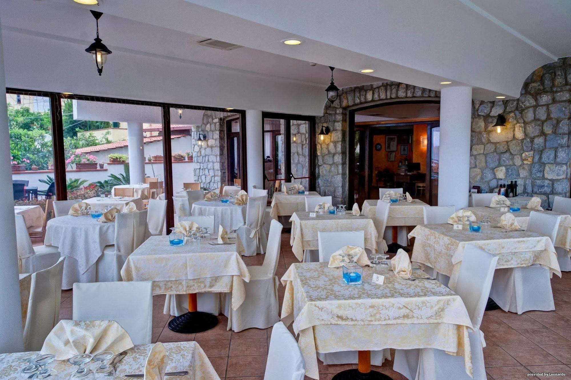 Best Western Hotel La Conchiglia Trogir Exterior foto