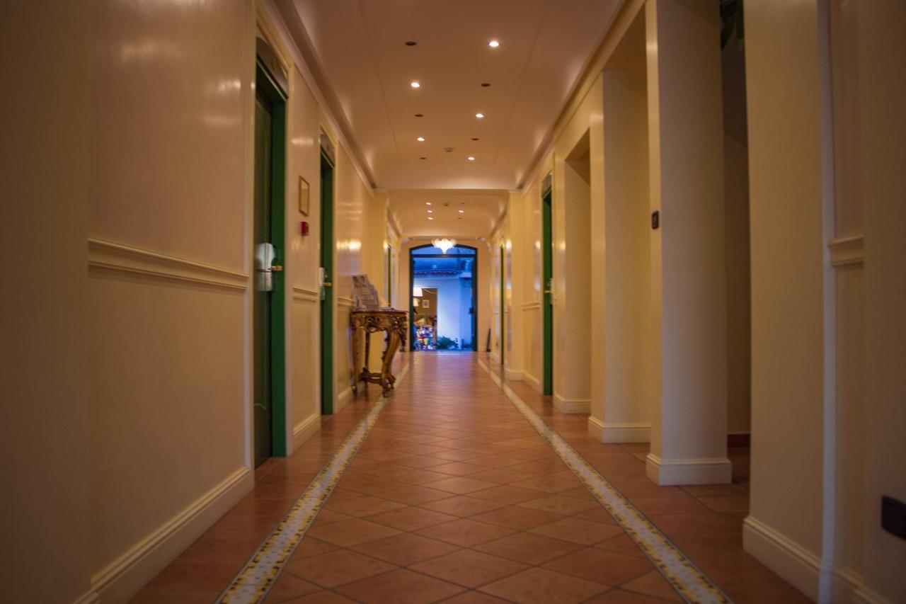Best Western Hotel La Conchiglia Trogir Exterior foto